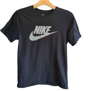 Nike White Logo Men's Shortsleeve T-shirt Size Medium
